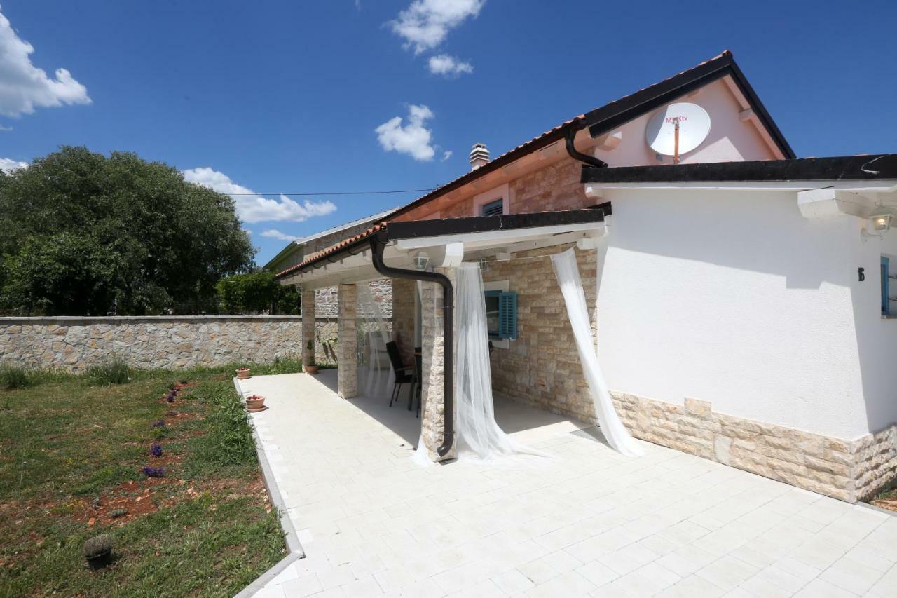 Kuce Za Odmor Brkic Daire Lozovac Dış mekan fotoğraf