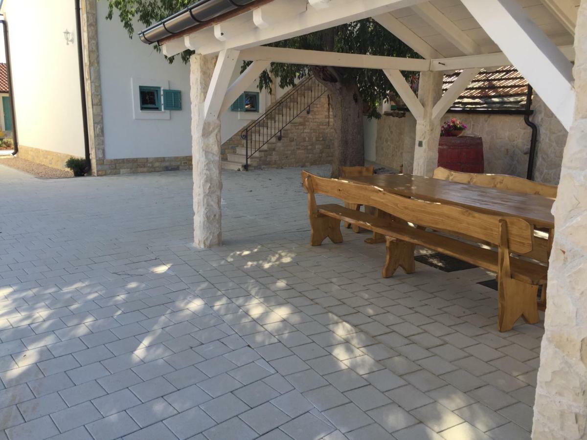 Kuce Za Odmor Brkic Daire Lozovac Dış mekan fotoğraf