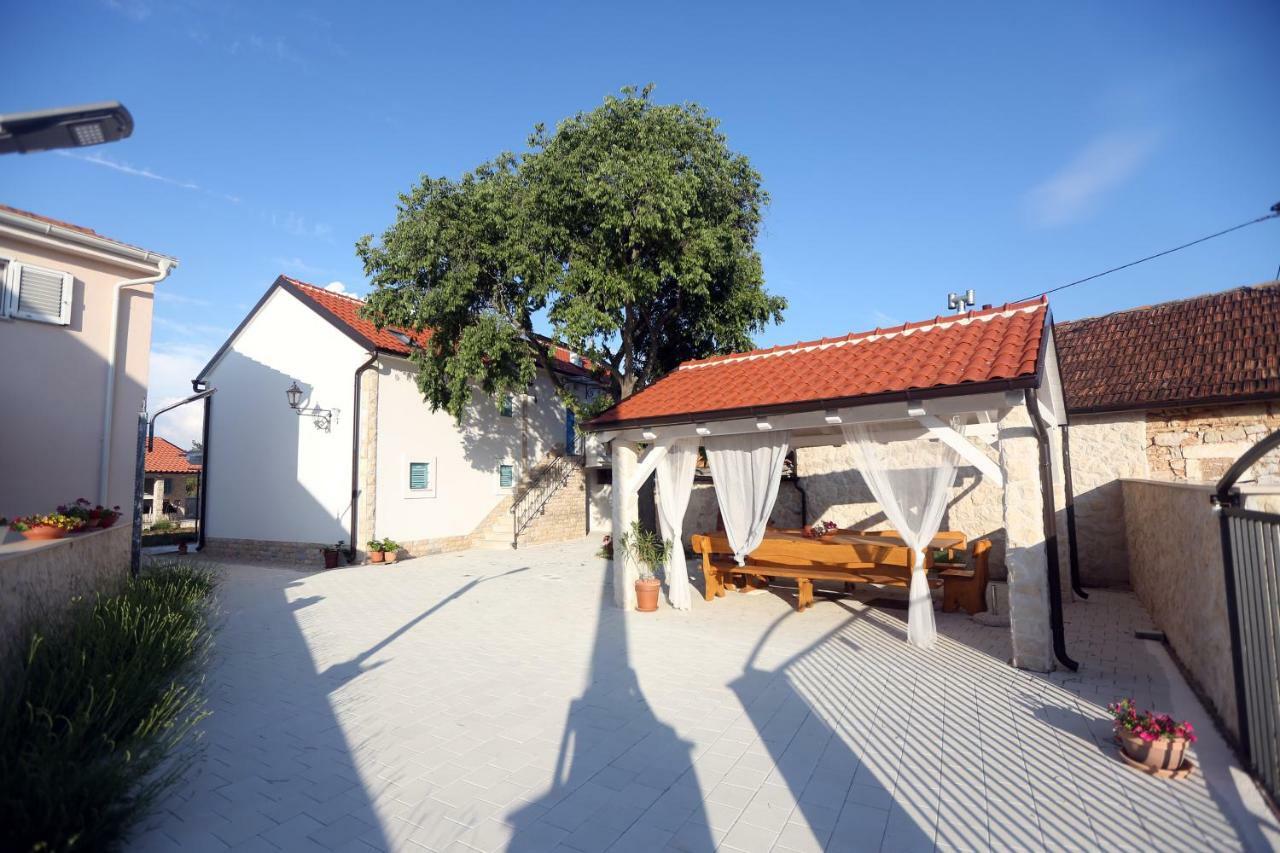 Kuce Za Odmor Brkic Daire Lozovac Dış mekan fotoğraf