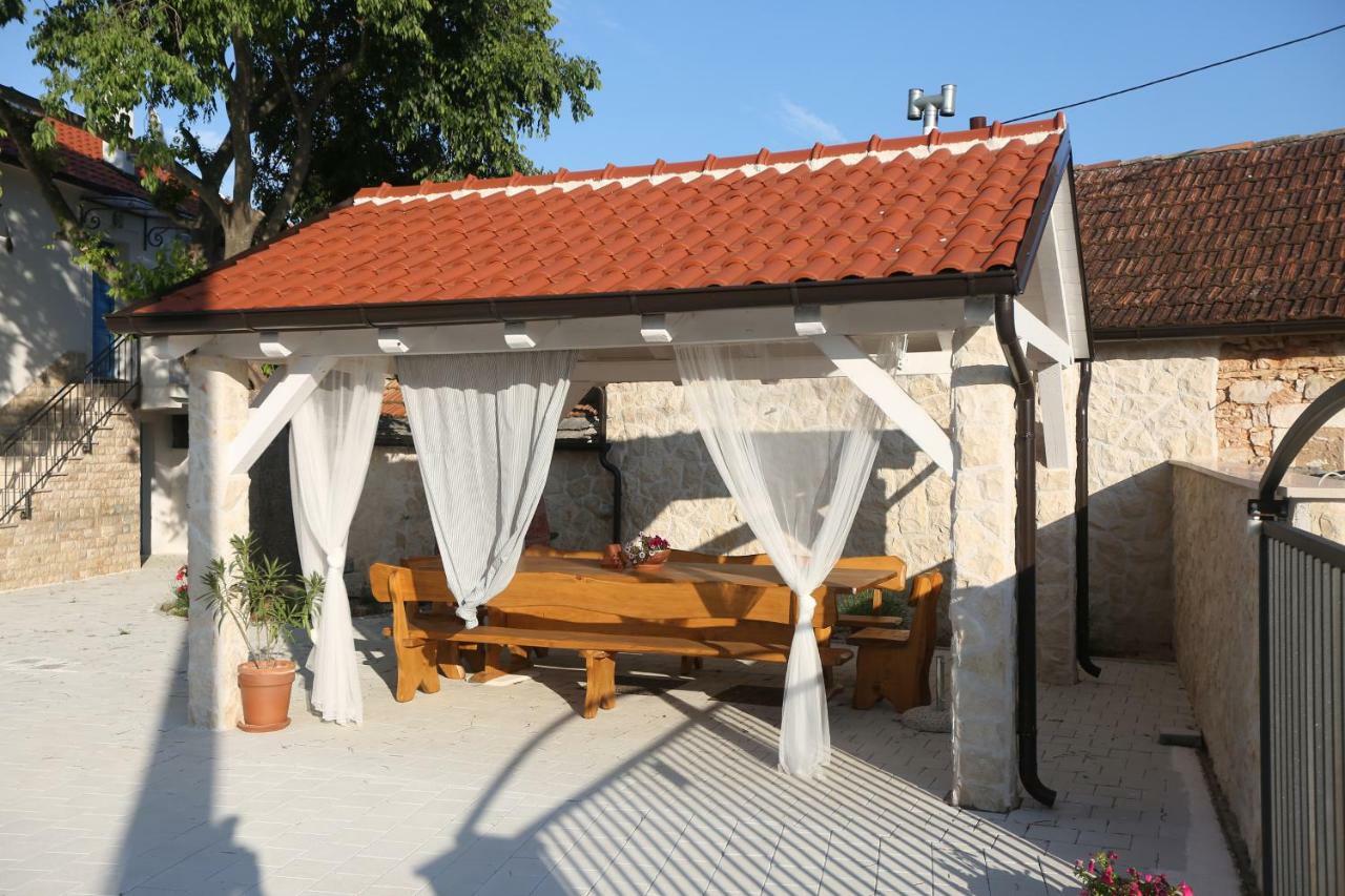 Kuce Za Odmor Brkic Daire Lozovac Dış mekan fotoğraf