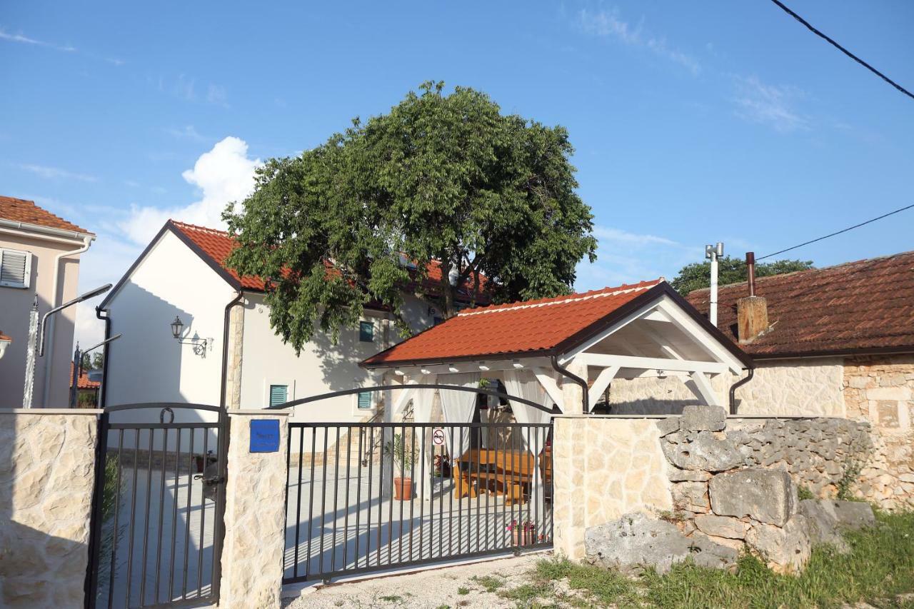 Kuce Za Odmor Brkic Daire Lozovac Dış mekan fotoğraf